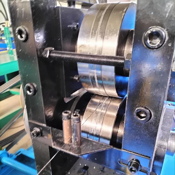 lt-water-tank-wire-drawing-flattening-machine-03